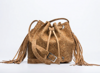 Saco em cortiça com franjas