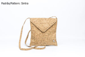 Bolsa Quadrada com Alça à Tiracolo